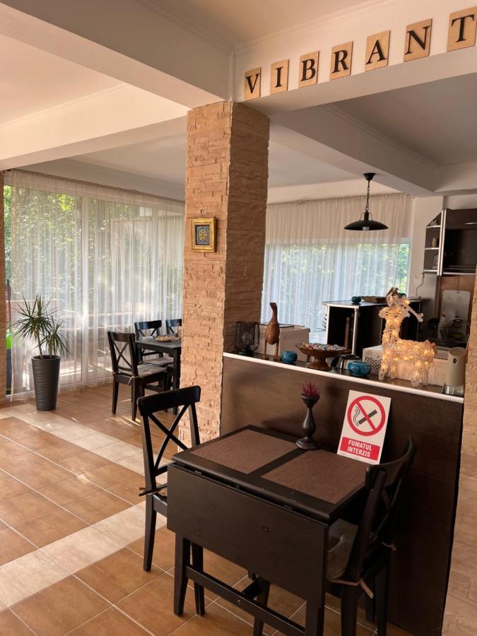 Vila Vibrant Bran  Luaran gambar